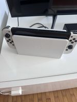 Nintendo Switch OLED Konsole weiss mit Hülle