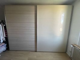 Kleiderschrank beige