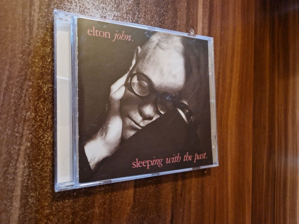 Elton John - Sleeping With The Past (Gebraucht) in Wattenwil für CHF 0. ...