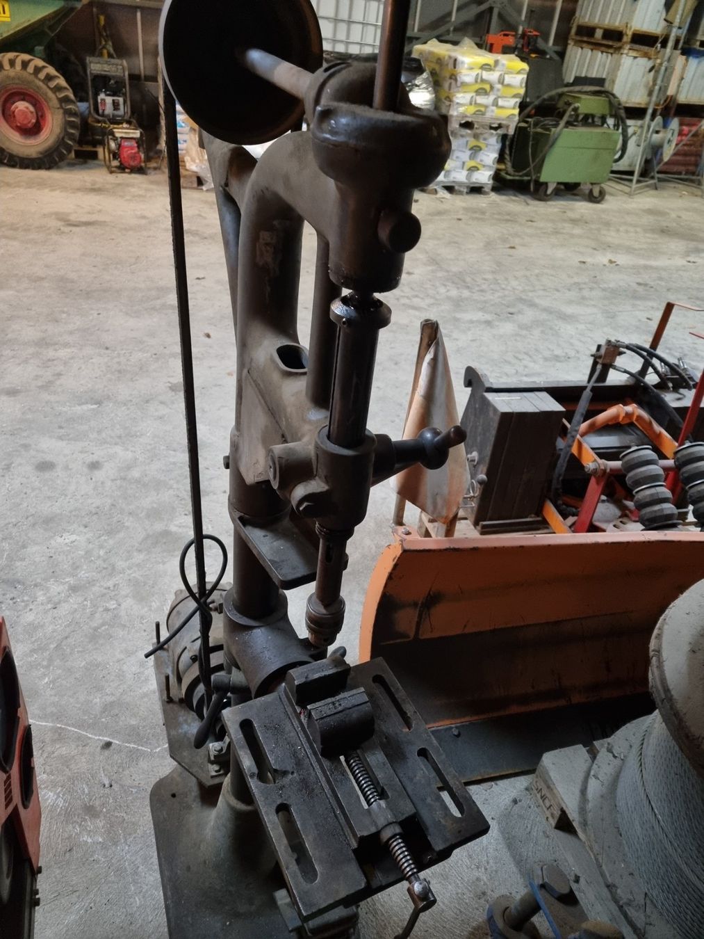 Trapani: Antike Ständerbohrmaschine EMB – Usato da Arni BE venduto da bomba15 4