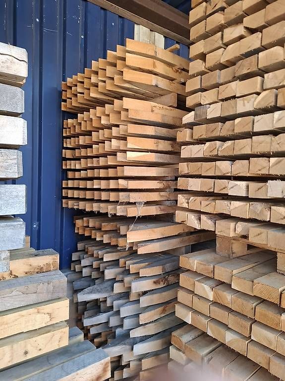 Articoli in legno: Eichen  Pfähle 1.6m – Nuovo (secondo la descrizione) da Grünenmatt venduto da Lerchholz
