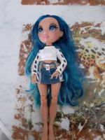 Rainbow High Doll blaue Haare mit Kleidern guter Zustand