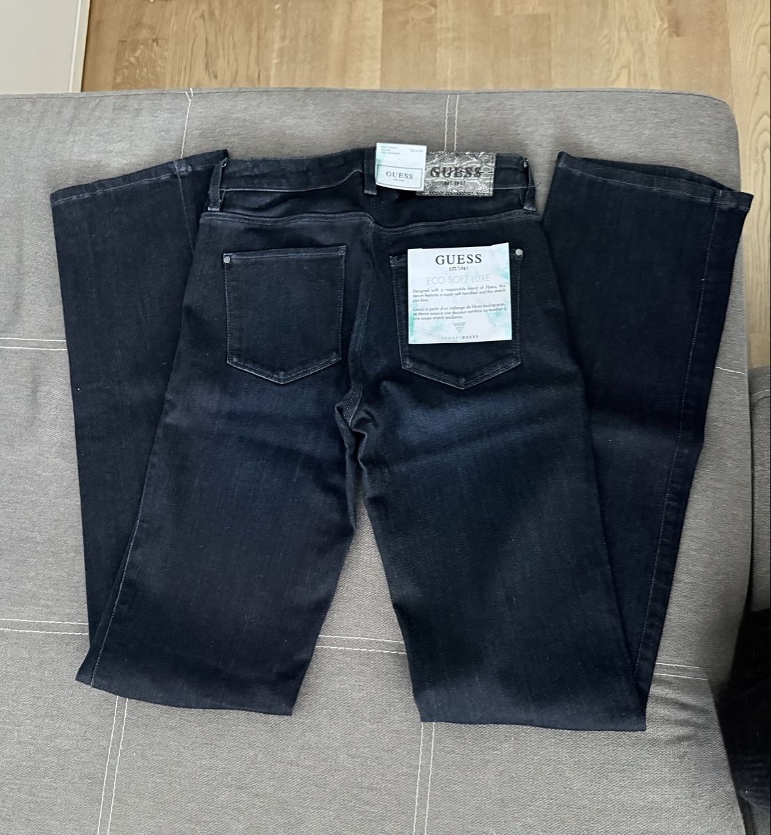 Jeans: Neue Jeans von Guess Gr.26 – Nuovo e nell'imballaggio originale da Reinach AG venduto da innamac 2