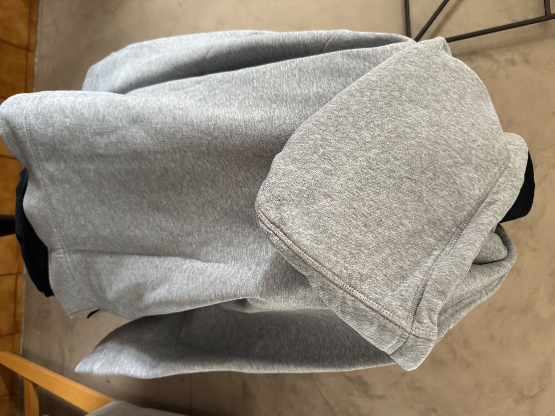Tommy Hilfiger Maglioni & Felpe: Pull gris Tommy taille Xl Mel – Usato da Veyrier venduto da Kimedovapa_1 1