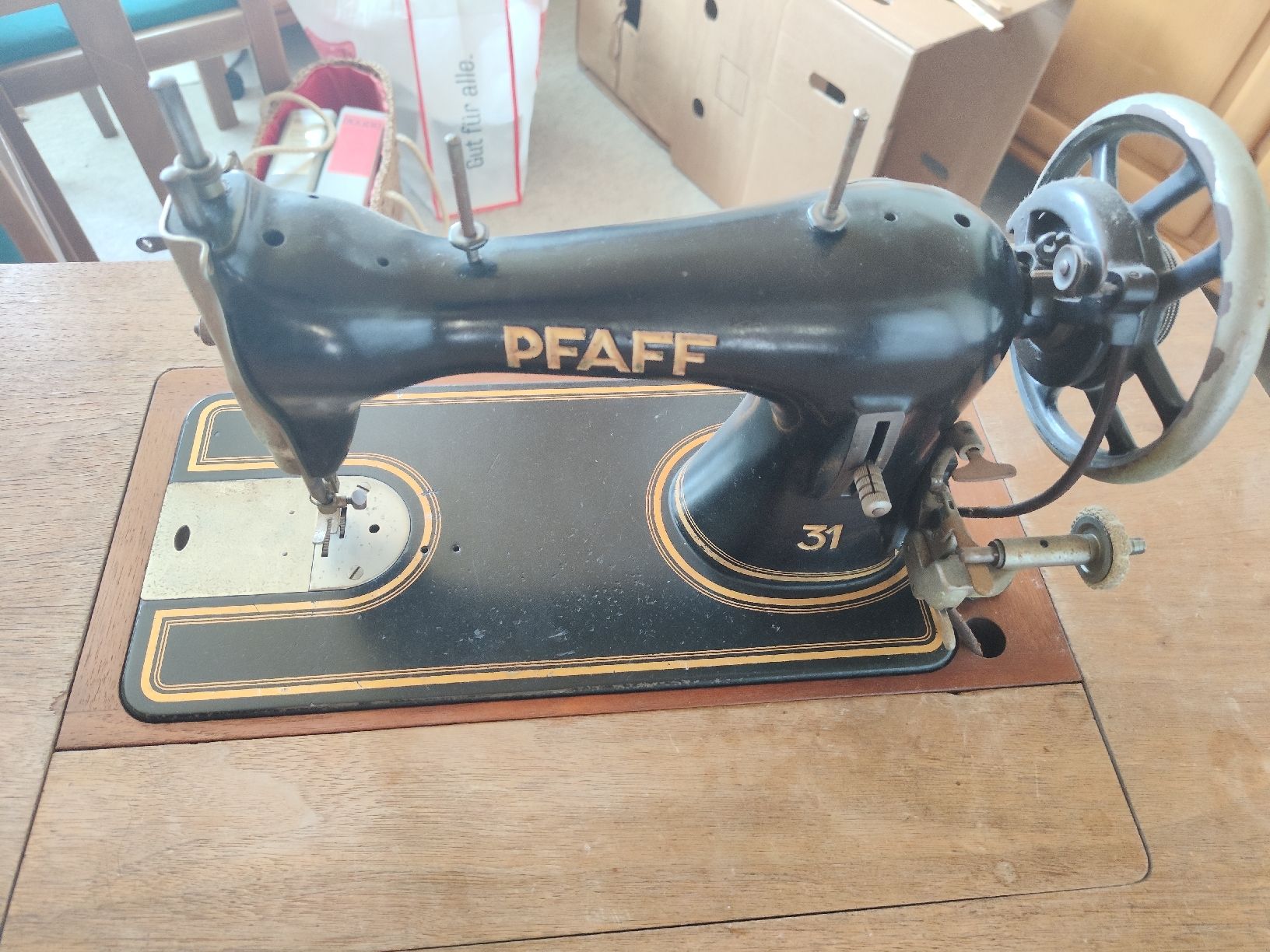 Pfaff Macchine da cucire: Pfaff 31, versenkbare Nähmaschine – Usato da Bubikon venduto da Adi_verkauft 7