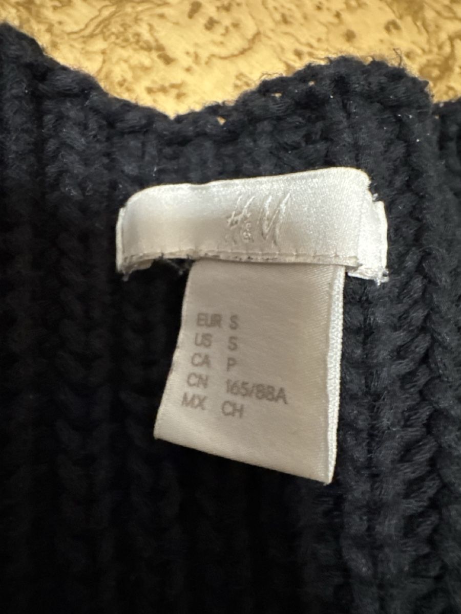 H&M Maglioni & Felpe: Damen Pullover schwarz Grobstrick  – Usato da Zürich venduto da Belisimo 1