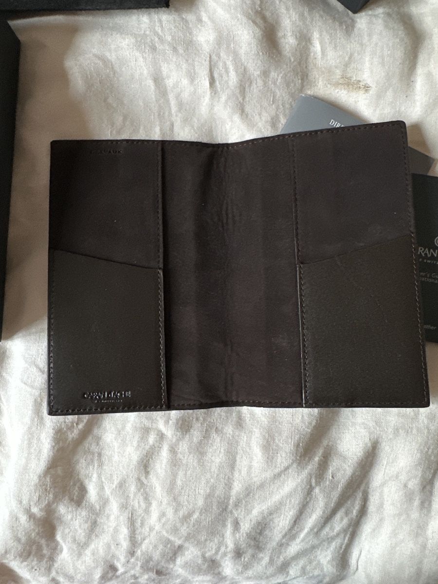 Caran D'Ache Altro in  Abbigliamento & Accessori: Étui carnet Caran D’Ache – Nuovo e nell'imballaggio originale da Muraz (Collombey) venduto da jaoo21 1