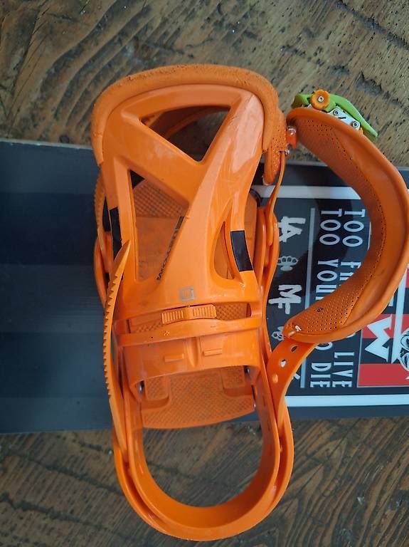 Board: 156 Snowboard Burton Custom Bindungen – Usato da Winterthur venduto da seriousjoke 3