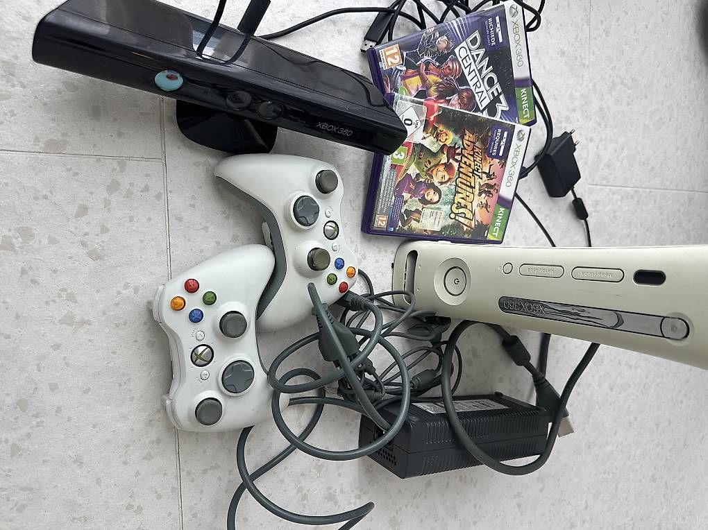Konsolen: Xbox 360 console con kinect e 2 giochi – Gebraucht aus Paradiso von jo7_g8xk
