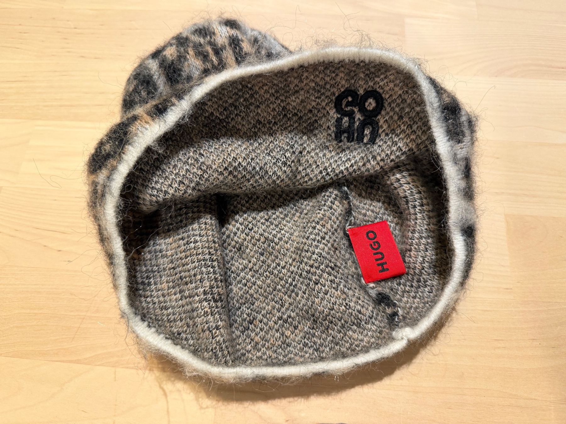 Hugo Boss Copricapi, berretti & cappellini: Hugo Boss Strickmütze – Usato da Thun venduto da Astralbern 2