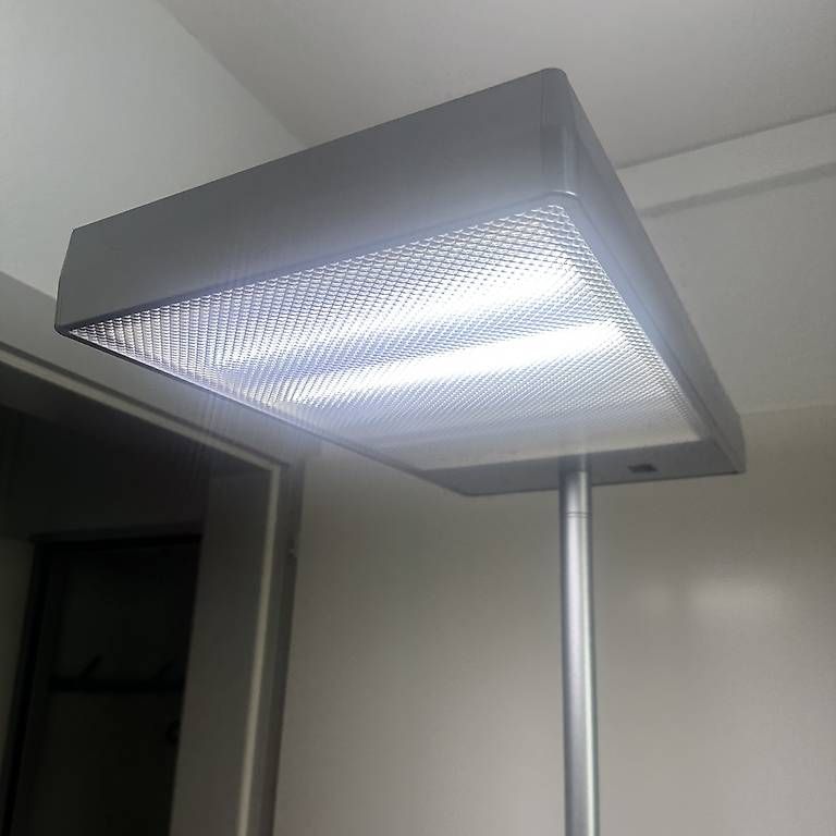 Lampen: Lampadaire avec deux boutons  – Gebraucht aus La Chaux-de-fonds von ccjp 1