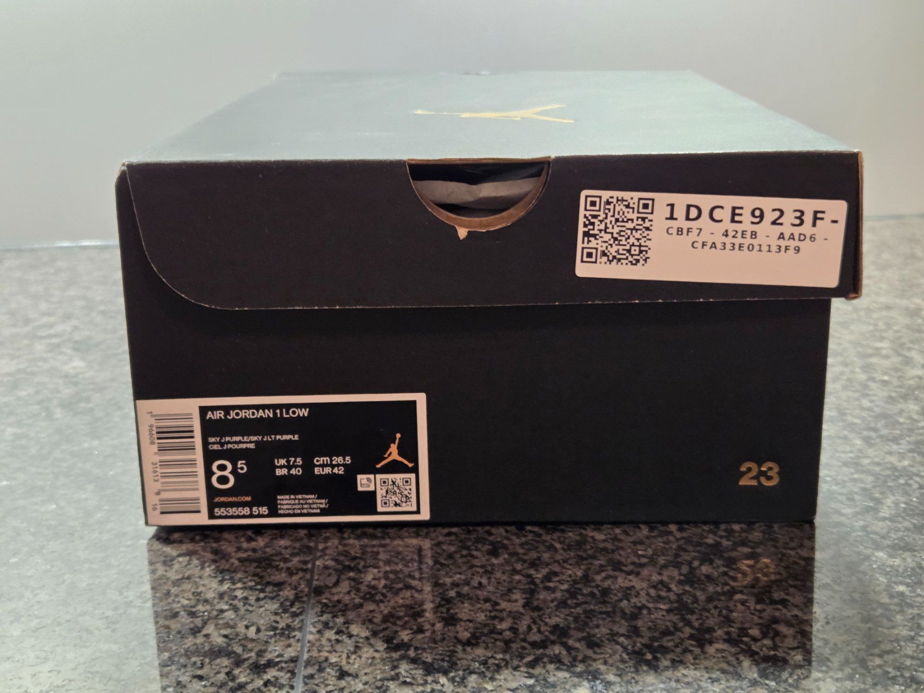 Nike Scarpe da uomo: Nike Air Jordan 1 Low Purple / Sky – Nuovo e nell'imballaggio originale da Busswil BE venduto da Stevevai 2