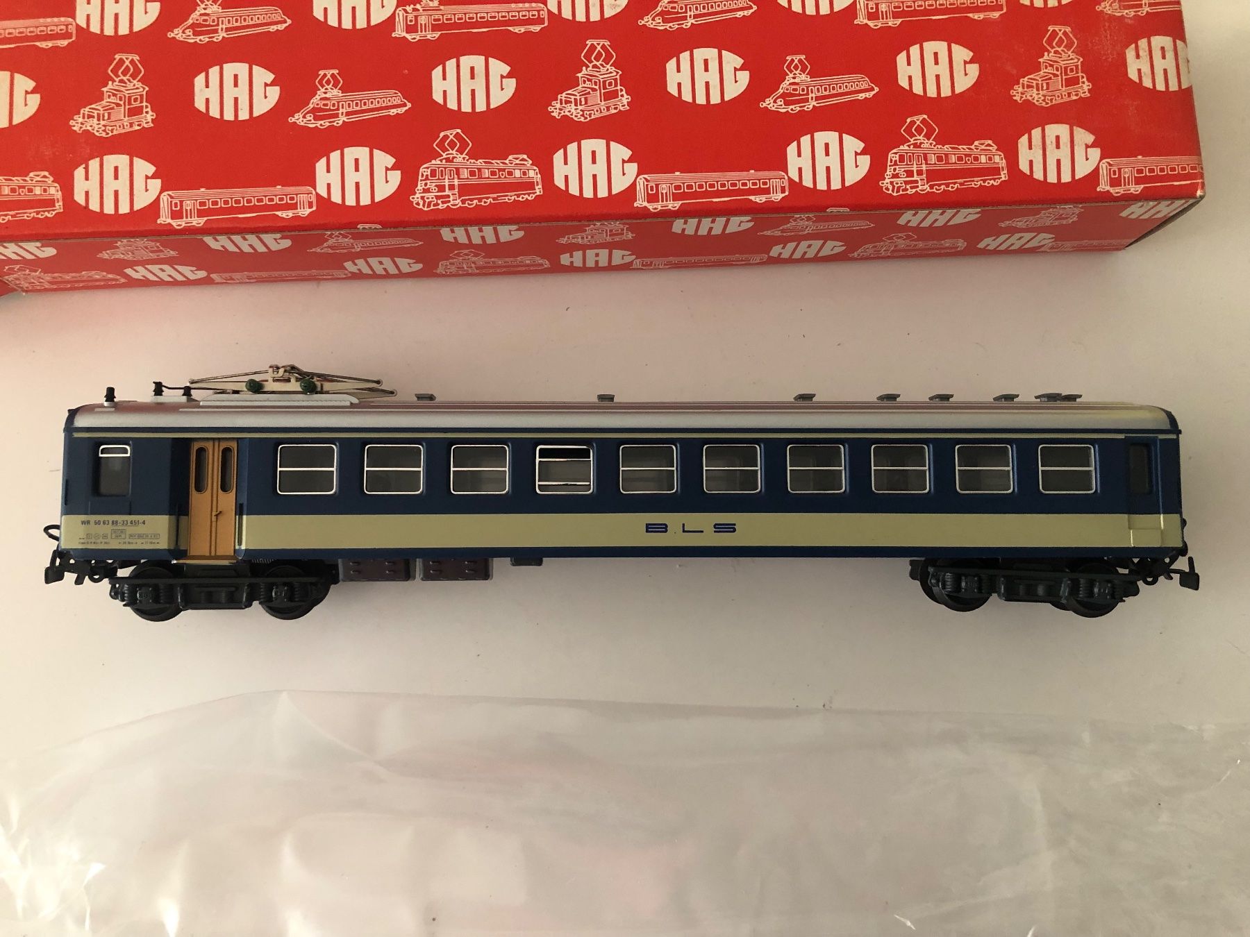 Hag Modellini di ferrovie: Hag 468 BLS Speisewagen NEU – Nuovo e nell'imballaggio originale da Ostermundigen venduto da Garmin03