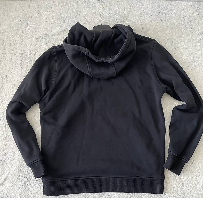 Pullover & Sweatshirts: Schwarzer Hoodie – Gebraucht aus Luzern von Andrej35 2