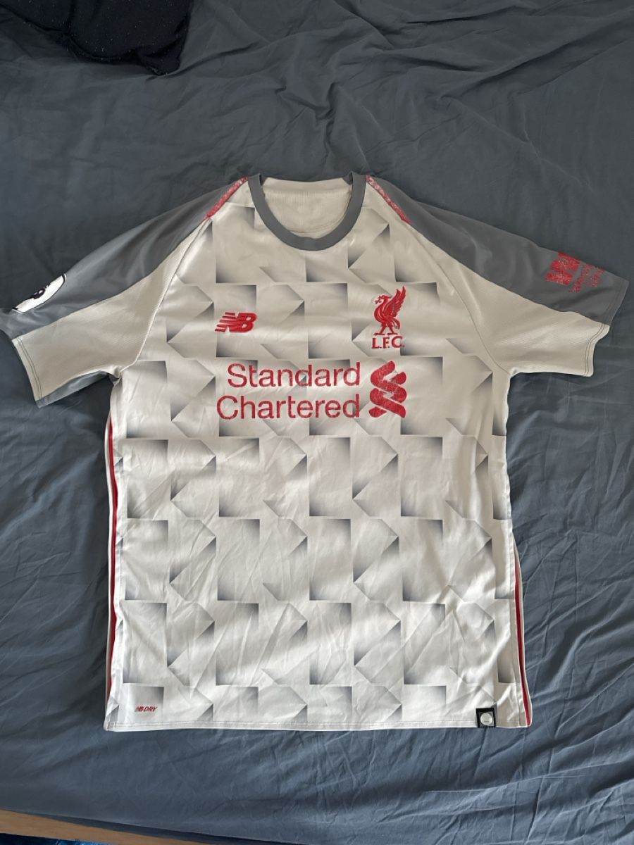 Leibchen & Hosen: Mohammed salah trikot Grösse L – Gebraucht aus zürich von sel_c7gk 1