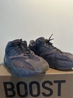 Adidas Yeezy Boost 700 V2 Mauve - guter Zustand