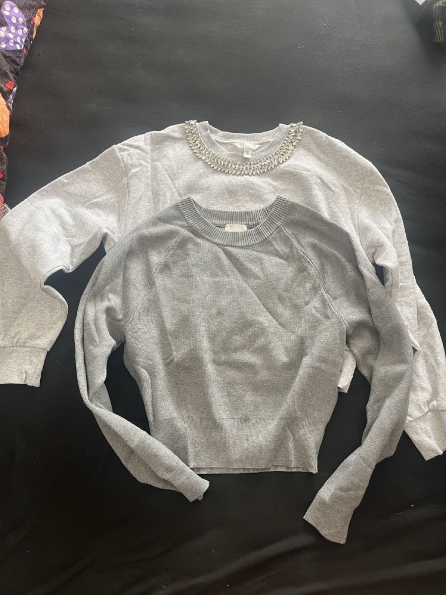 H&M Lotti di vestiti: 2 Damen Pullover grau mit Steindekor – Nuovo (secondo la descrizione) da Olten venduto da sae_82z2