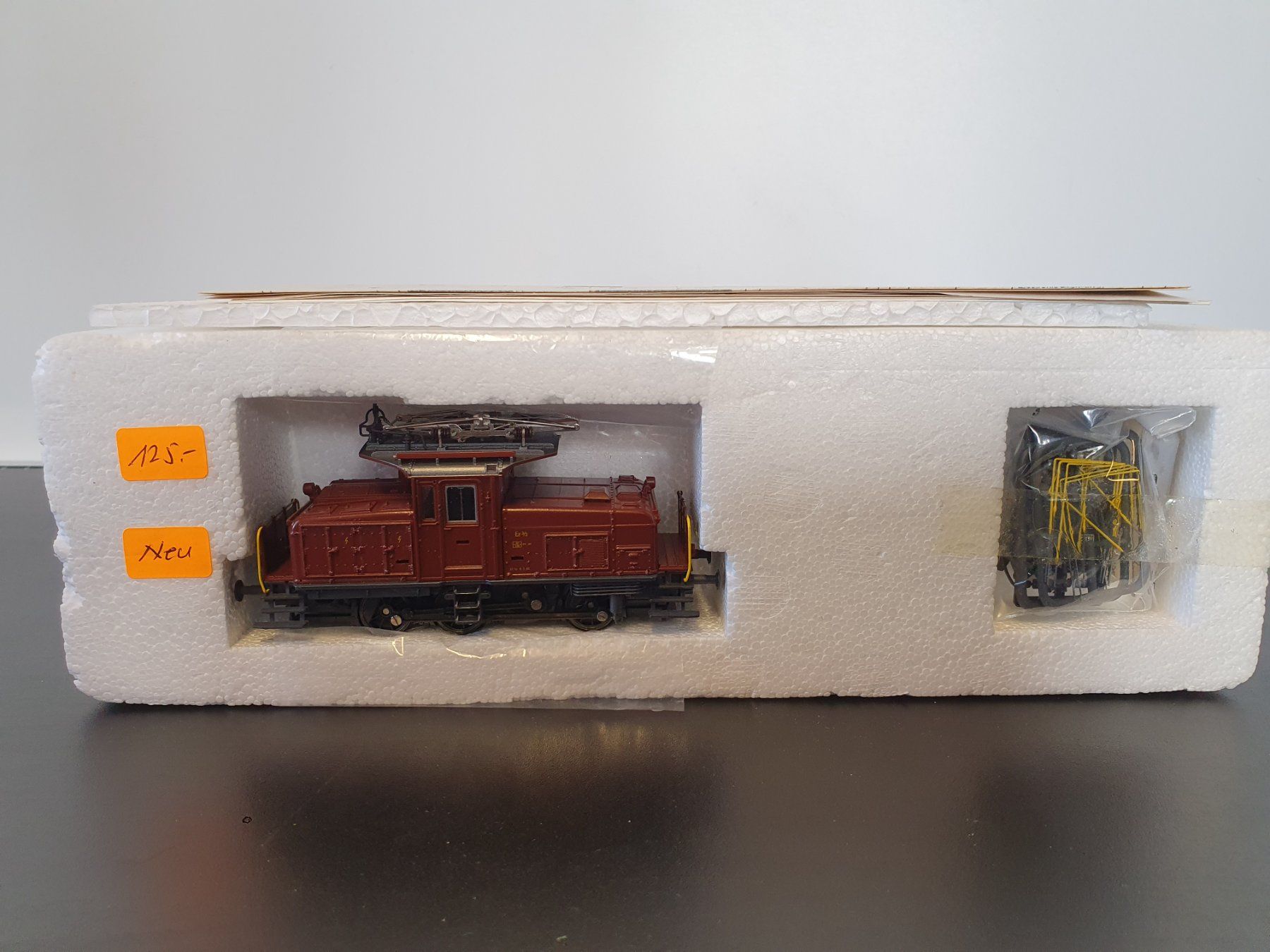 Roco Modellini di ferrovie: ROCO:DC: SBB Ee 3/3 BRAUN NEU/OVP – Nuovo e nell'imballaggio originale da Biglen venduto da taunus82