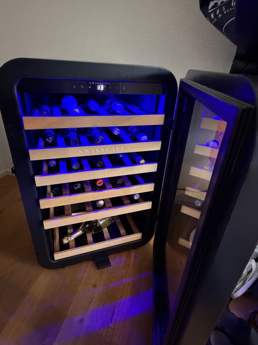 Frigoriferi: Swisscave Weinkühlschrank – Usato da Rothenburg venduto da Krystal_Limousines
