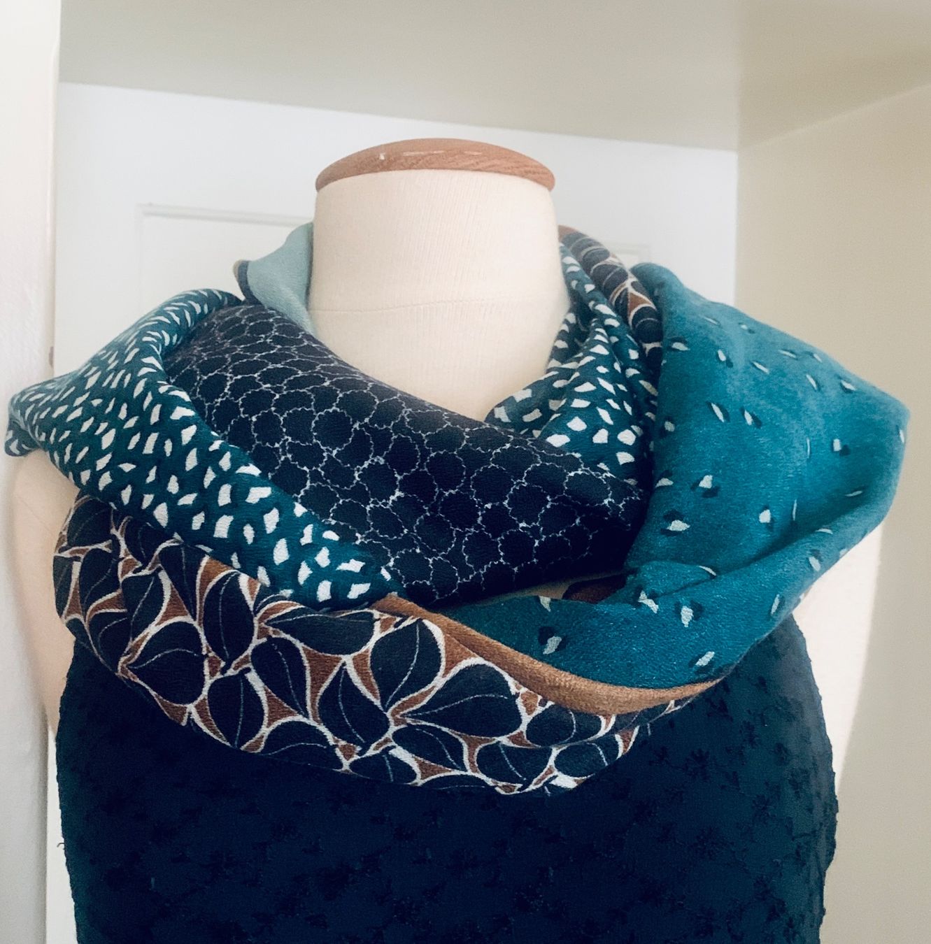 Foulard & Sciarpe: Halstuch, 100% Viskose, ca. 90x180 cm – Nuovo (secondo la descrizione) da Bern venduto da Flora.Sonea