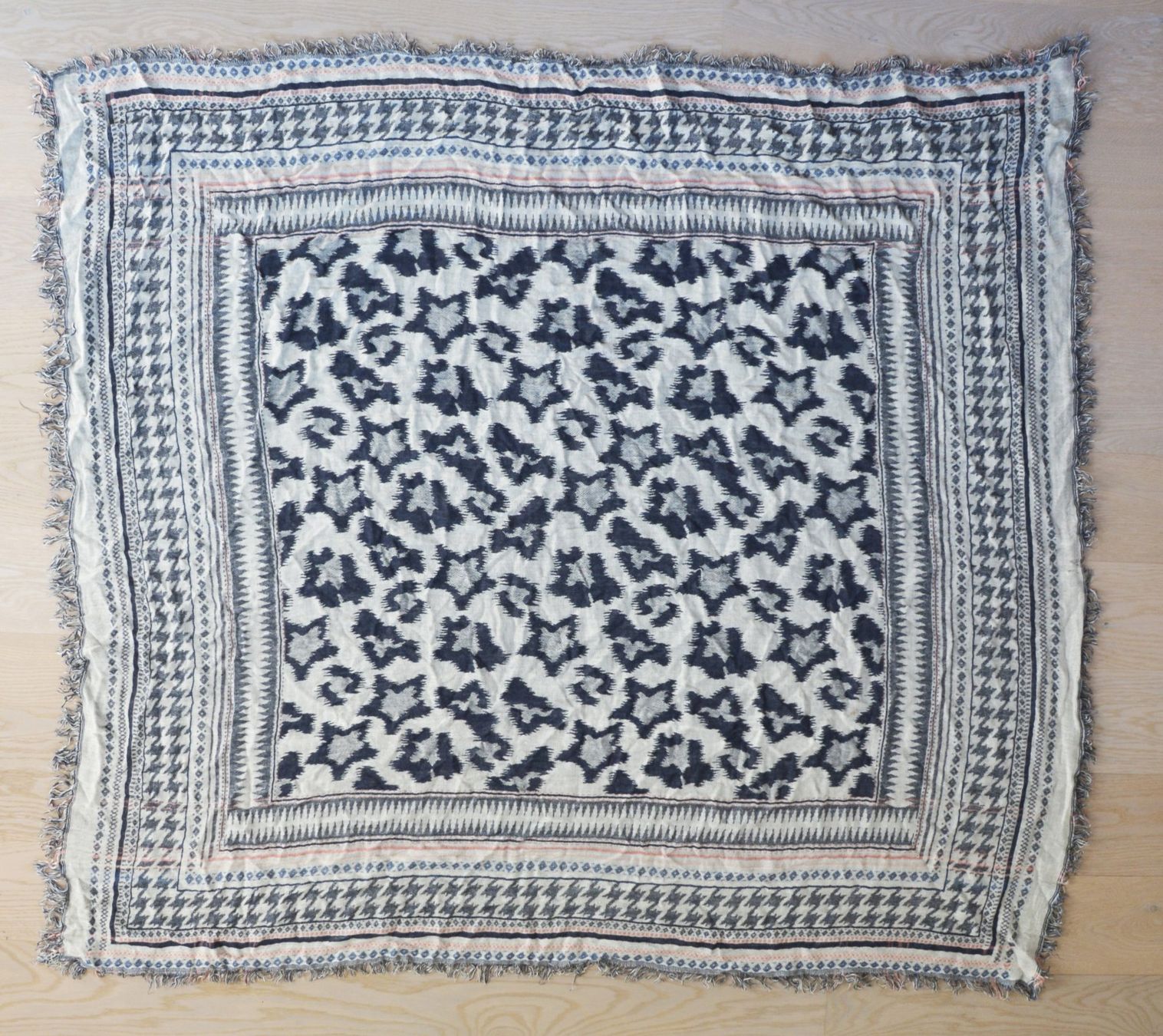 Foulards, Tücher & Schals: doubleface Schal mit Muster – Gebraucht aus Niederhasli von littledrop 1
