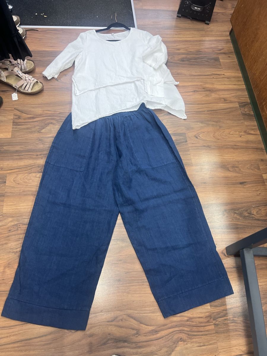 Hosen: Leinenhose LABASS Grösse 2 blau mit Gummizug – Gebraucht aus Burgdorf von puppennetz