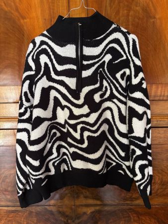 Pull noir et blanc en viscose, polyester et polyamide