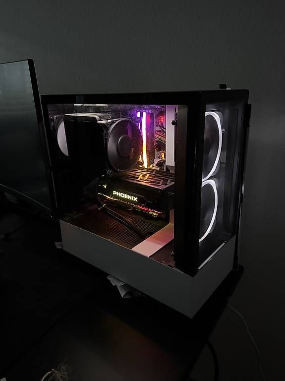 PCs: Gaming PC | Ryzen 7 9800X3D | RTX 4070 Ti |  – Gebraucht aus Liestal von leo_7fvb 1