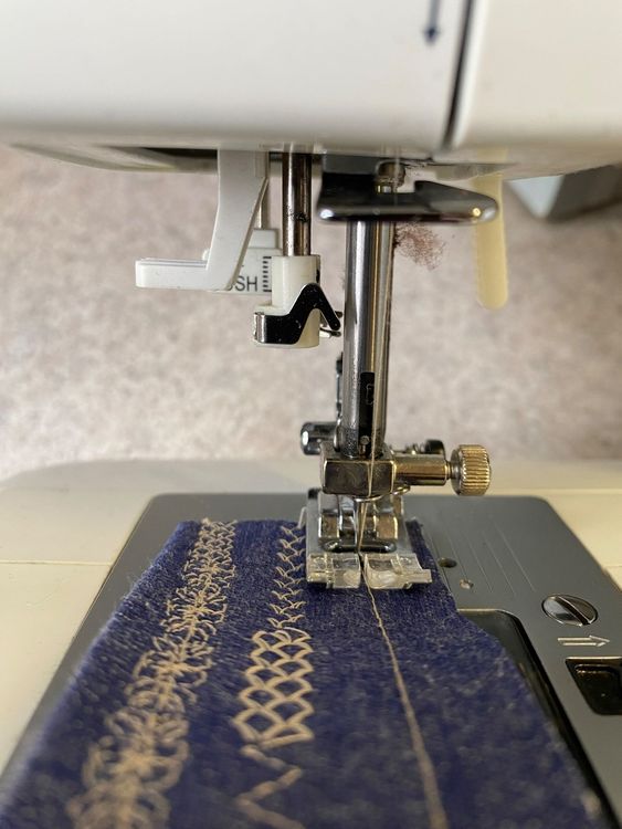 Nähmaschine smart by PFAFF 200c, ab Fr. 1. Kaufen auf Ricardo