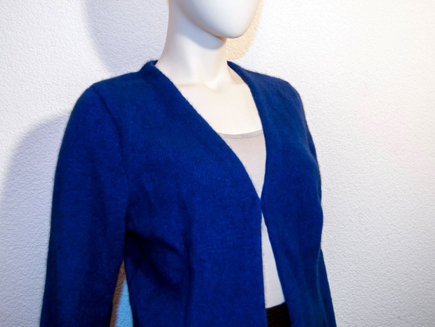 Giacche: Damenjacke mit Häkchenverschluss blau L – Nuovo e nell'imballaggio originale da Zollikofen venduto da marys-choice 1