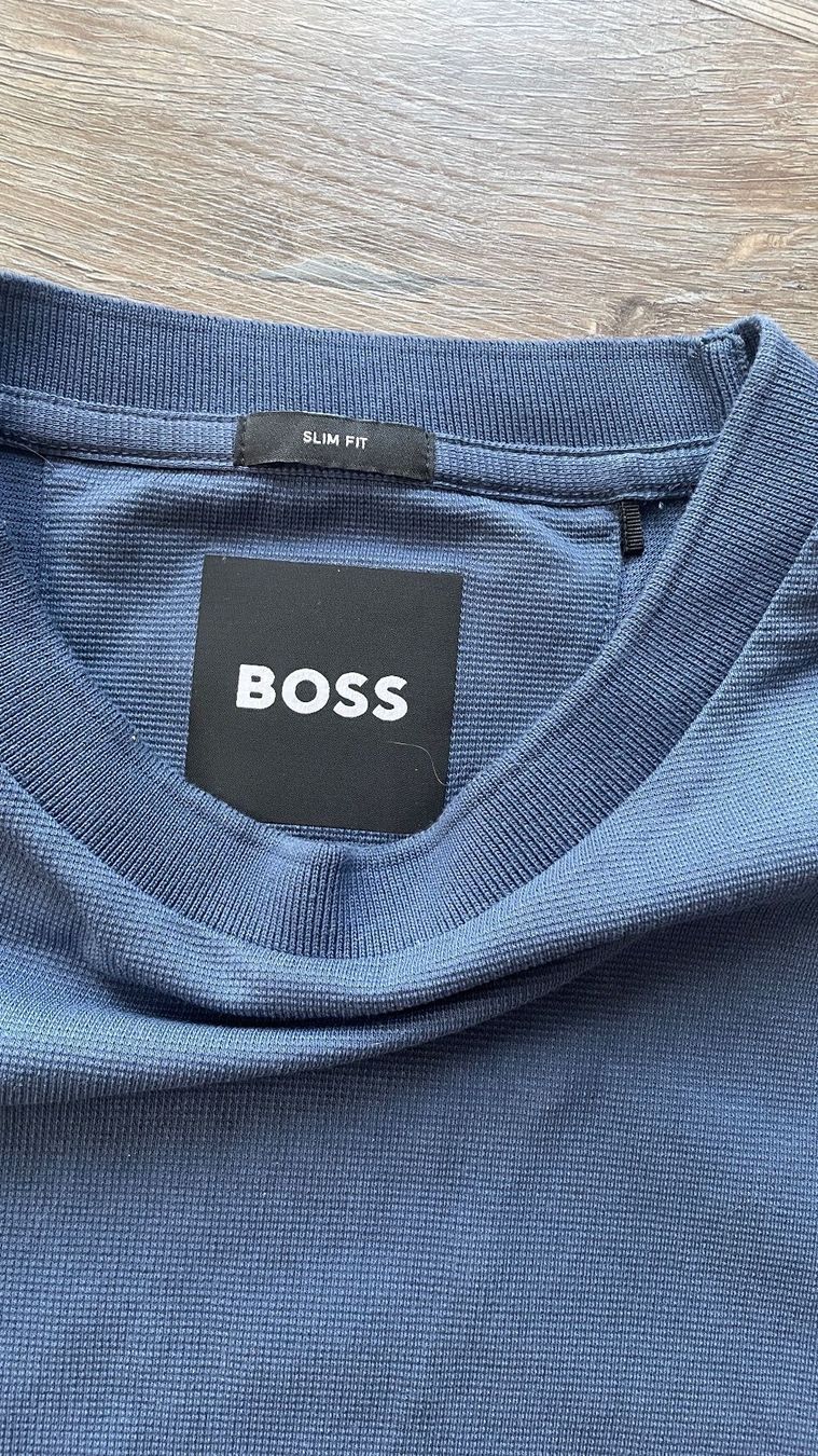 Hugo Boss T-Shirts: T-Shirt Boss, blau, L – Gebraucht aus Gressy von manessi 1