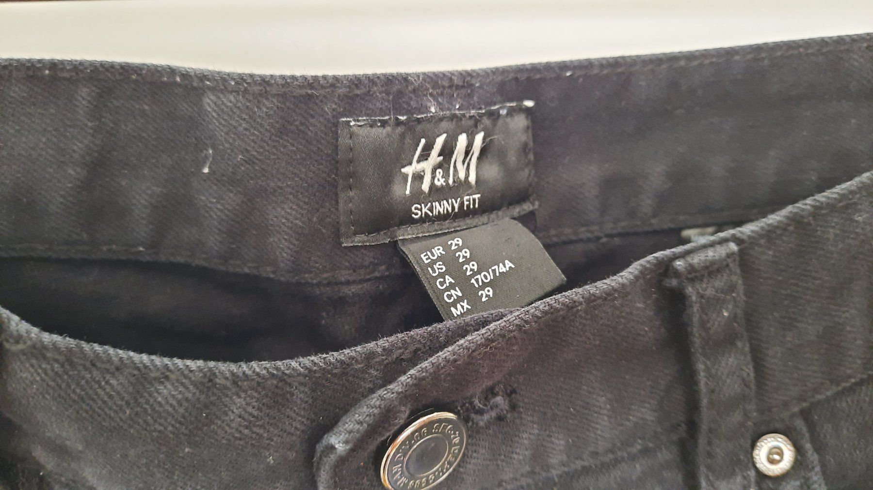 Pantaloni: ***H&M*** Jeans schwarz Gr 29 – Usato da Wädenswil venduto da H2H_Secondhandshop 4