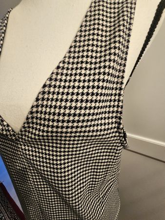 Schönes Kleid von MNG mit Hahnentrittmuster, Grösse S