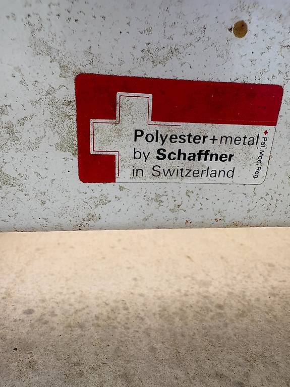 Tables: Schaffner Polyester-Metall Gartentisch  – D'occasion à Löhningen par thorstenm 2