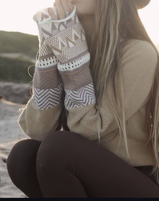 Pullover & Sweatshirts: Schöner Pulli – Gebraucht aus Rudolfstetten von krach