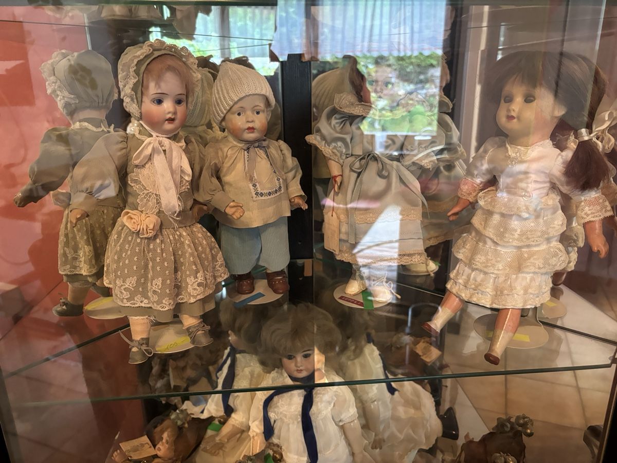 Bambole: Puppen aus Sammlung auf Wunsch mit Vitrine – Usato da Grellingen venduto da Grillerino1349 2