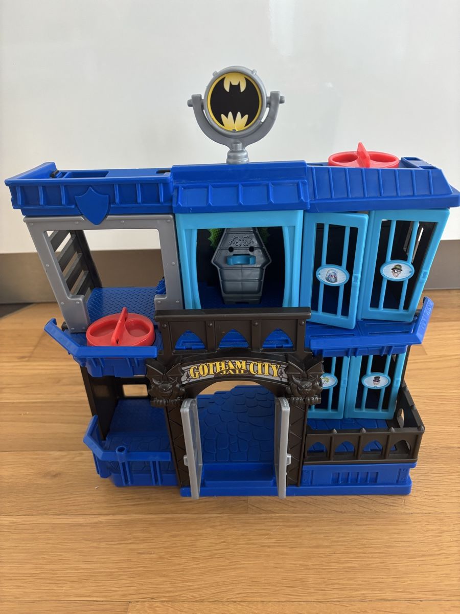 Giocattoli: Batman Gotham City Jail – Nuovo (secondo la descrizione) da Niederdorf venduto da KatrinT83
