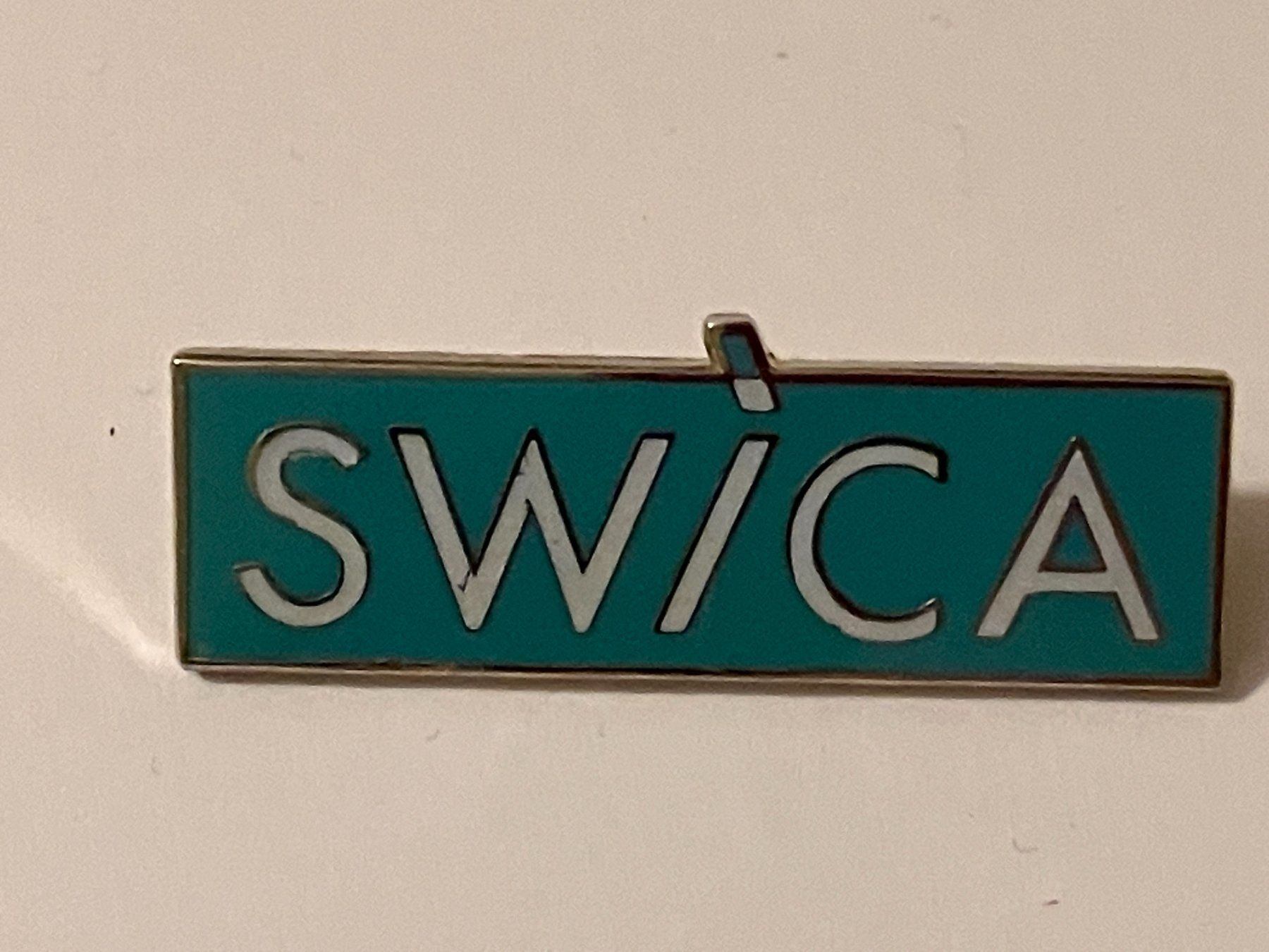 Placchette & Badge: 1 Pin Swica – Usato da Basel venduto da djwwpp