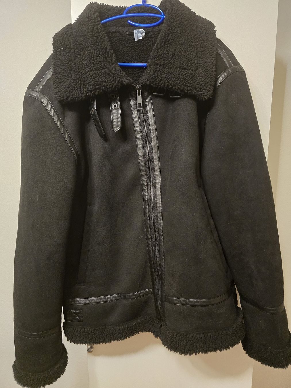 Zara Vestes: Zara Jacke mit Lammfell – Neuf (Voir description) à Emmenbrücke par cla_6nnp 2