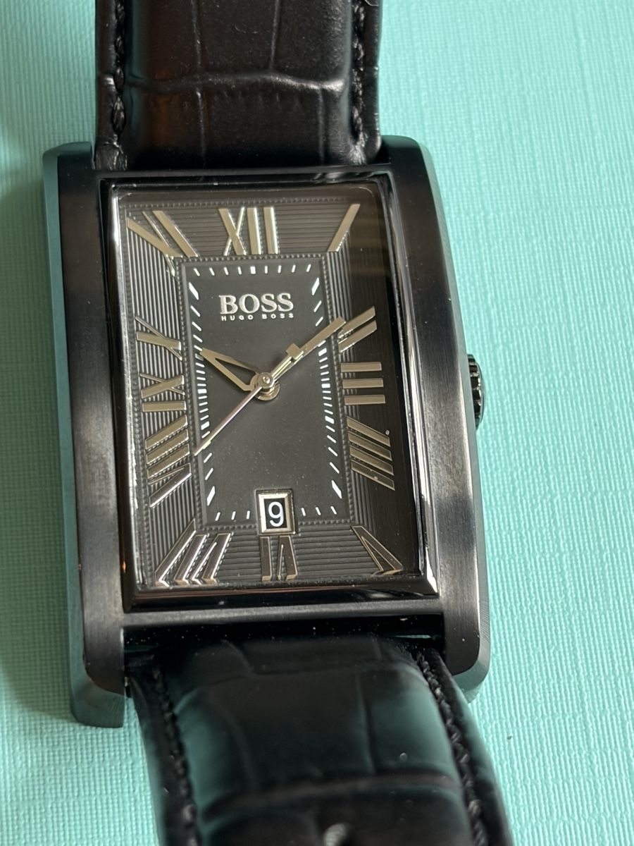 Hugo Boss Orologi: Hugo Boss Men's Watch - Rectangular, Black Leather Strap – Usato da Marin-Epagnier venduto da Bill_Watch