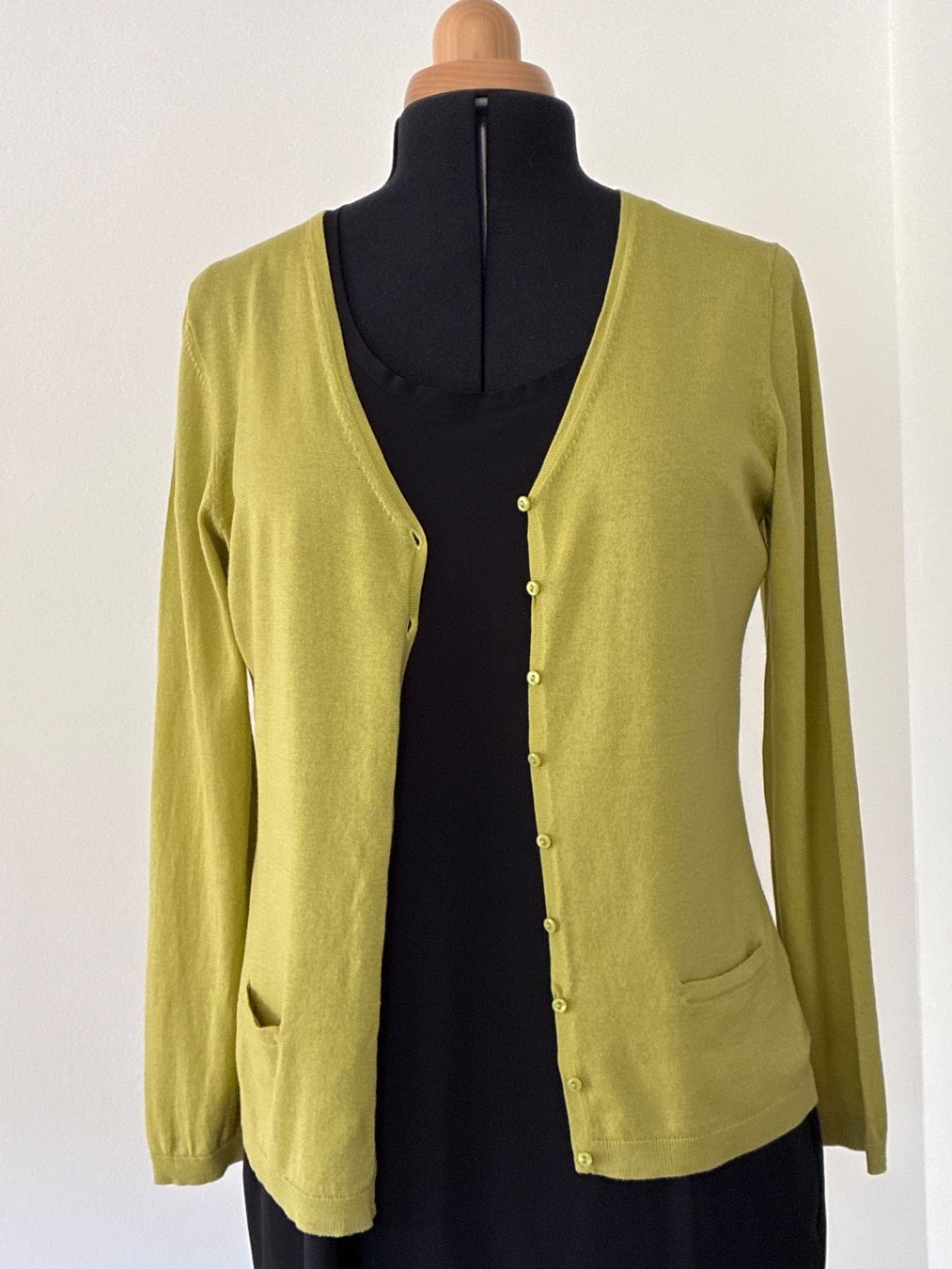 Globus Jacken: Sommer-Strickjacke von Globus Essentials Gr M/L – Gebraucht aus Davos Platz von nanigl