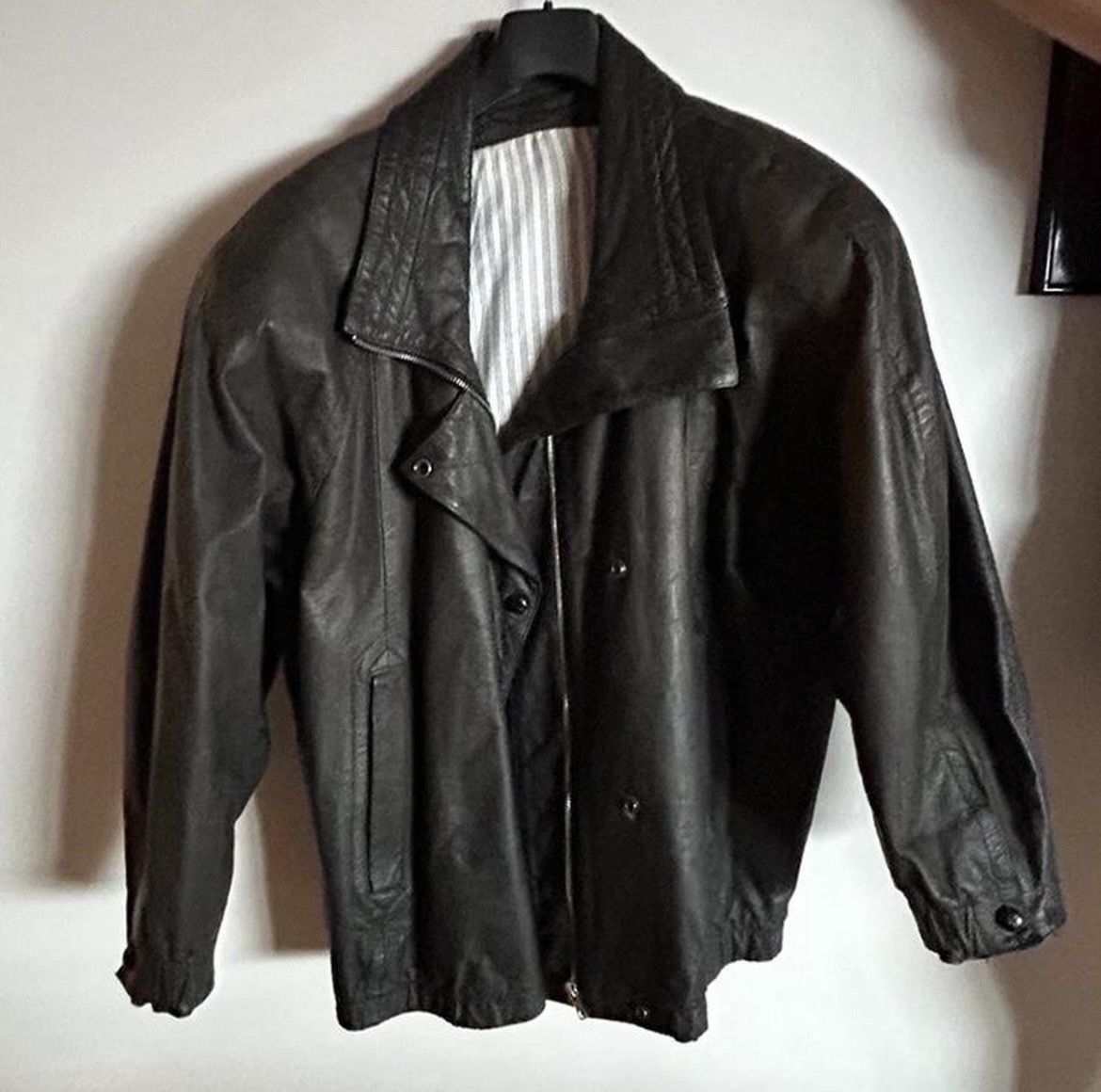 Jacken: Vintage echt Lederjacke Gr XL – Gebraucht aus Wolfhausen von eil_jc5j