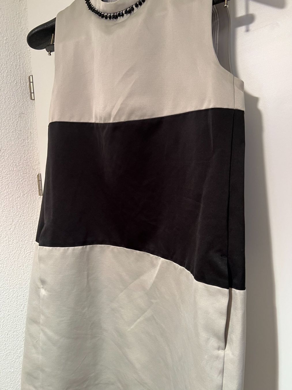 Max Mara Vestiti: Max Mara Damenkleid Gr. 34 NEU GARANTIE – Nuovo (secondo la descrizione) da Zürich venduto da Miviraz 1