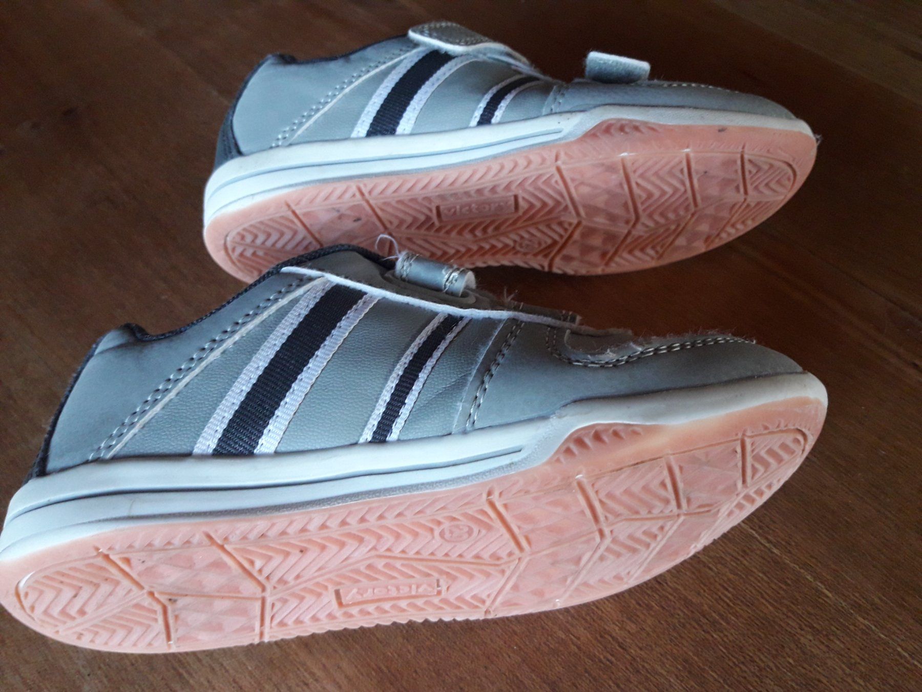 Scarpe per ragazzi: Baskets de gym 29 – Usato da Courrendlin venduto da tititchoun 2