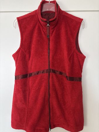 Rote Fleece-Weste von Nile!