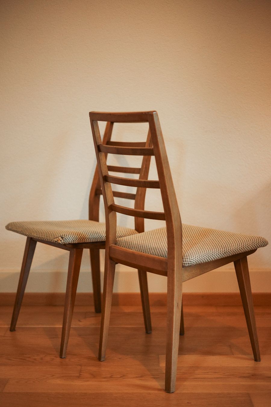 Sedie: 2 restaurierte Vintage-Stühle – Usato da Bern venduto da QualitySecondHand 1