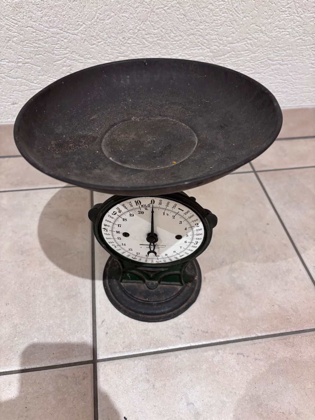 Bilance e pesi: Ancienne balance – Usato da Châtel-St-Denis venduto da Vaillant1 1
