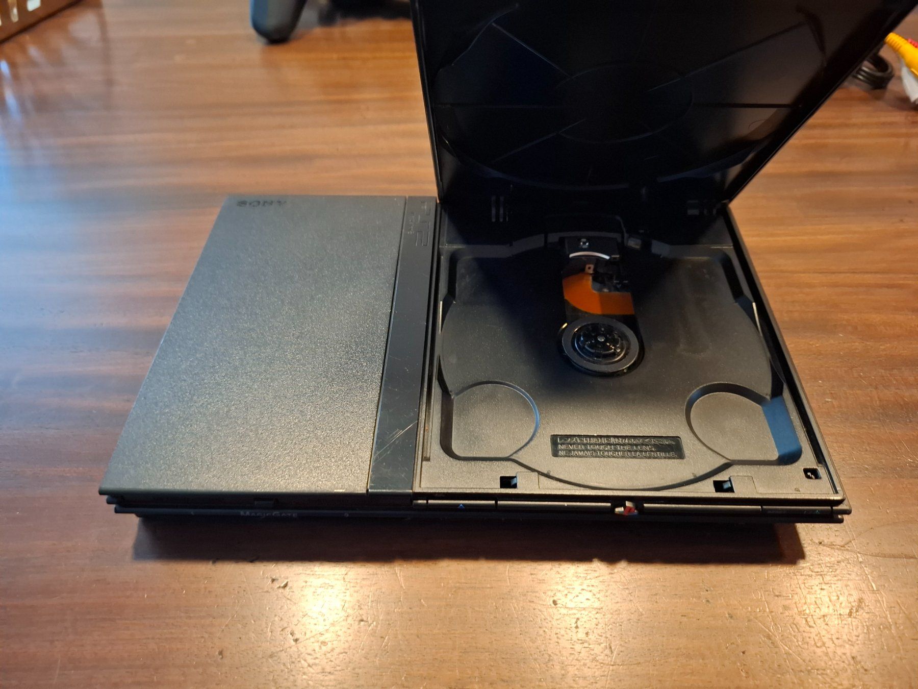 Sony Console: PS 2 slim Schwarz Set revidiert (refurbished) 2 – Usato da Gipf-Oberfrick venduto da Konsolen_Colin 1
