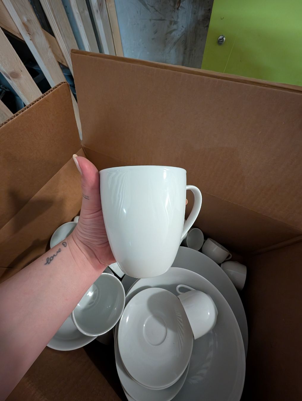 Geschirrsets: Geschirr Set Weiss Teller und Tasse  – Neu (gemäss Beschreibung) aus Lommiswil von Marcev_25 2