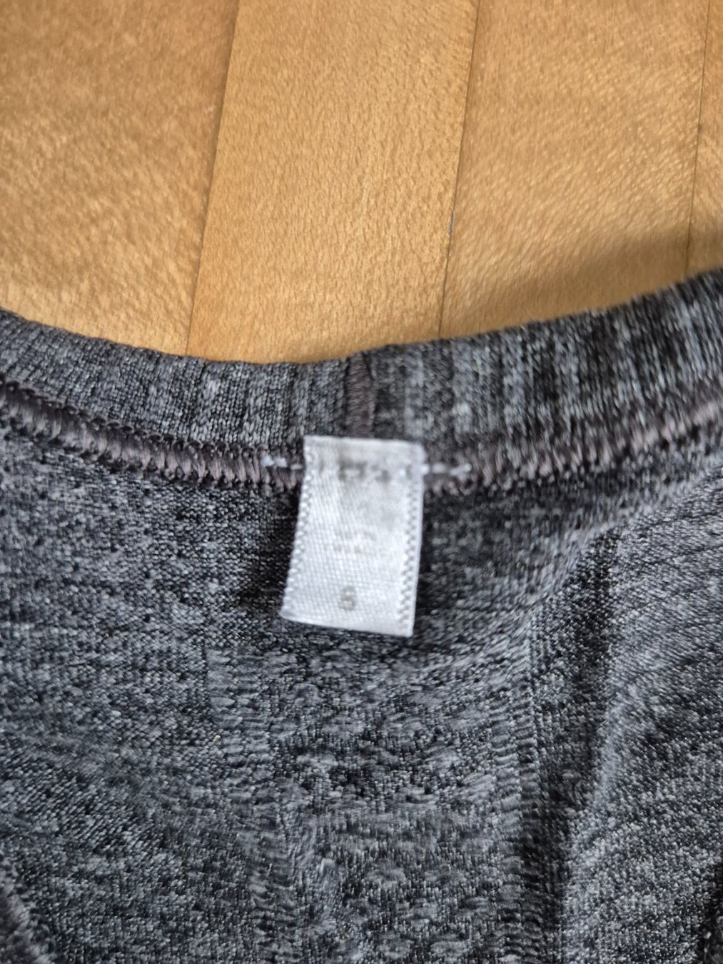 Lululemon Top: Lululemon Swiftly Tech Racerback – Usato da Niederwil SG venduto da javatux 2